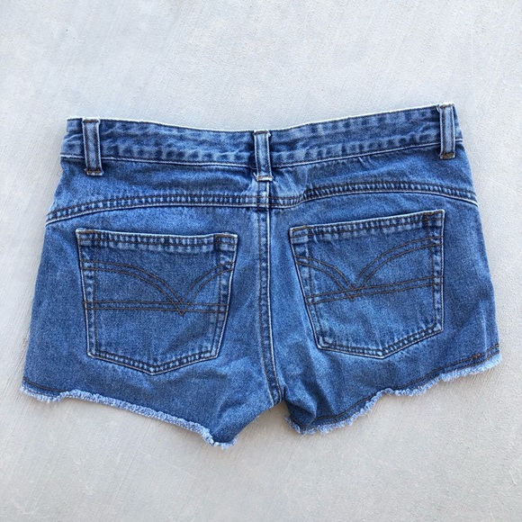 Cute Jean Shorts !! - Picture 2 of 3